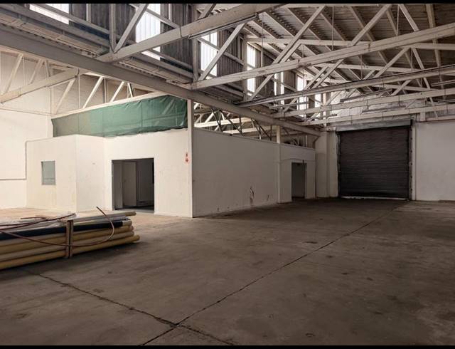 INDUSTRIAL PROPERTY TO RENT IN NORTH END